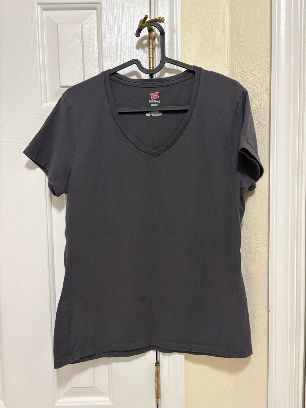 Hanes V-Neck Short Sleeve Tee - dark grey